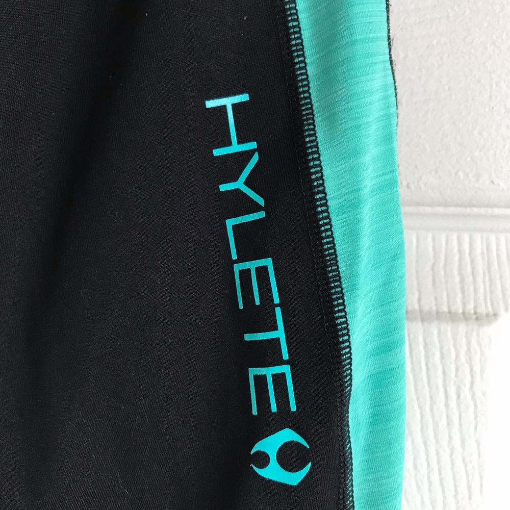 Hylete Workout Crops - Picture 3 of 5